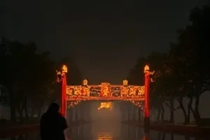 沙尘中的旧航线塔台剪影图